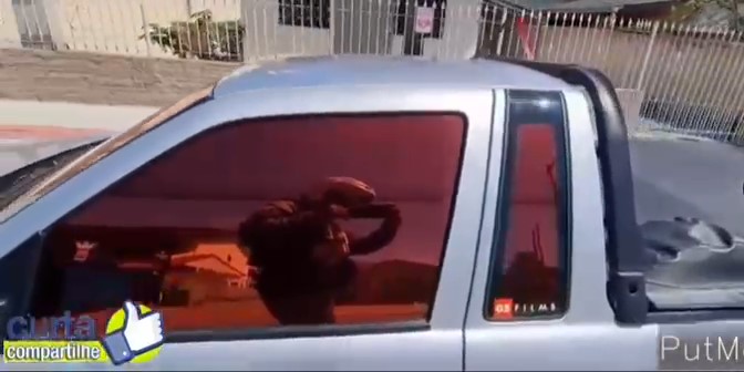 Ve&iacute;culo estava transitando pelas ruas de Itaja&iacute; – Foto: Codetran/Reprodu&ccedil;&atilde;o