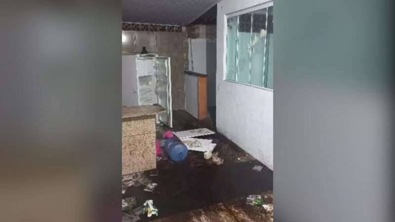 Local foi invadido durante a noite – Foto: Reprodu&ccedil;&atilde;o/Pol&iacute;cia Militar
