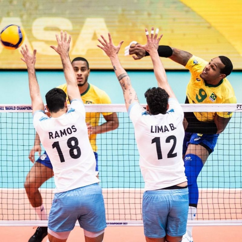 Brasil enfrenta a algoz Pol&ocirc;nia na semifinal – Foto: Divulga&ccedil;&atilde;o/CBV