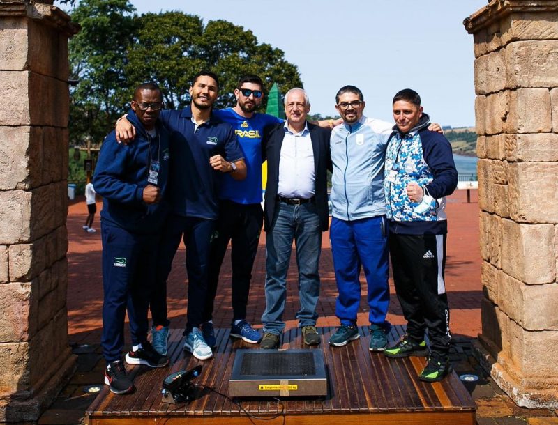 Pesagem dos atletas foi feita na tr&iacute;plice fronteira entre Brasil, Argentina e Paraguai – Foto: Divulga&ccedil;&atilde;o/CBB