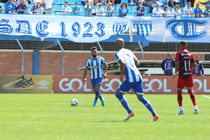 Raniele volta ao time – Foto: Frederico Tadeu/Ava&iacute;/ND