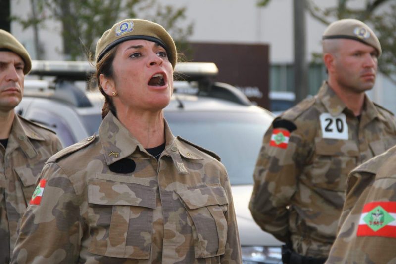 Viviane foi a &uacute;nica mulher no curso junto com 49 homens – Foto: PMSC/Divulga&ccedil;&atilde;o/ND