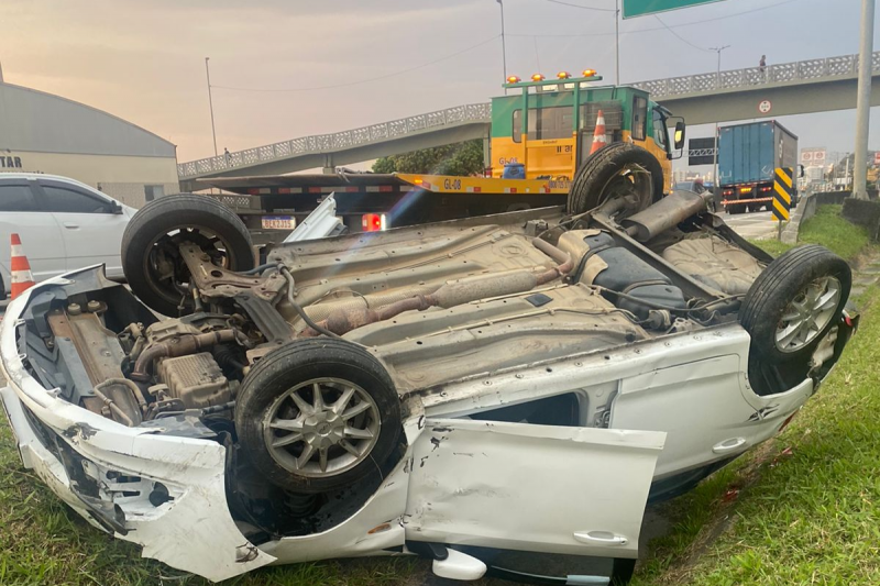 A motorista ficou ferida – Foto: PRF/Divulga&ccedil;&atilde;o/ND