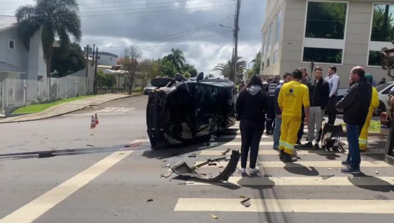 Acidente mobilizou o Samu de Chapec&oacute; – Foto: Willian Ricardo/ND