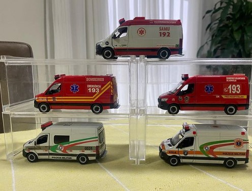 Miniaturas de ambulâncias - @miniaturasgonzaga/Internet/ND