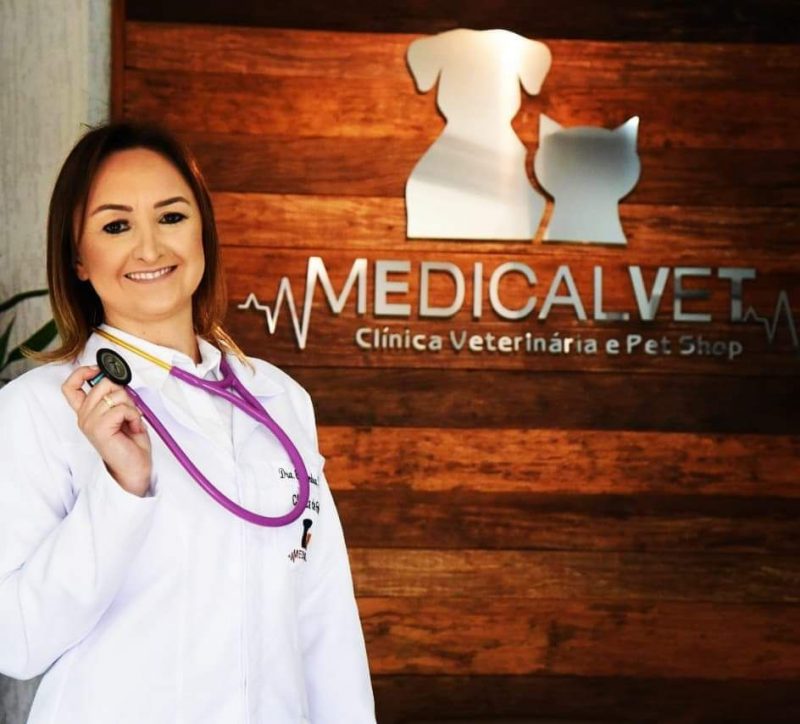 M&eacute;dica veterin&aacute;ria Elizandra Kerber realizou a cirurgia. – Foto: Arquivo Pessoal Divulga&ccedil;&atilde;o ND (5)