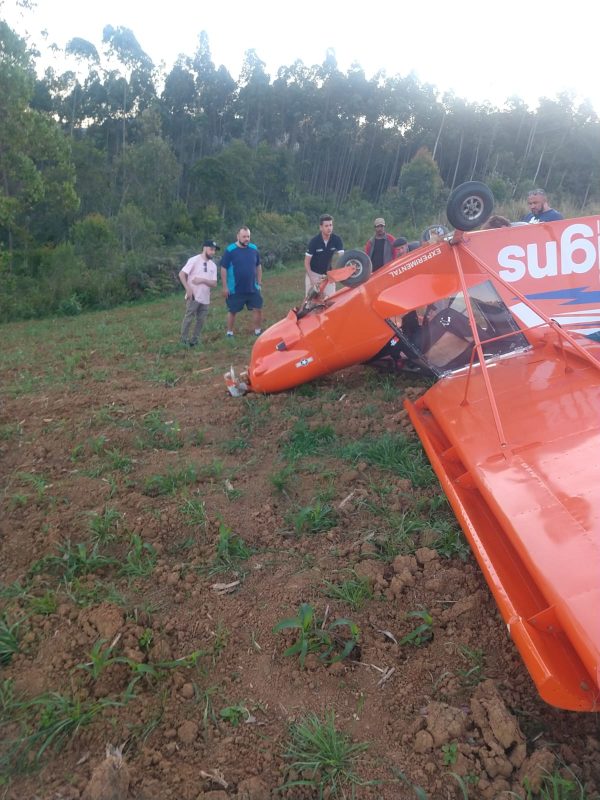 Avi&atilde;o caiu em uma &aacute;rea aberta em Lontras. – Foto: Divulga&ccedil;&atilde;o/ND