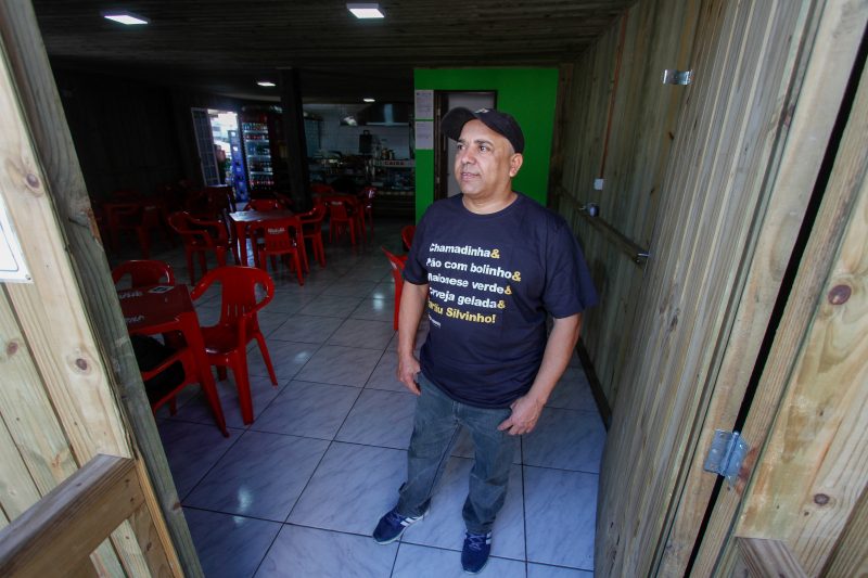 Silvinho abriu sua nova lanchonete no Morro do C&eacute;u, no Centro de Florian&oacute;polis – Foto: Leo Munhoz/ND