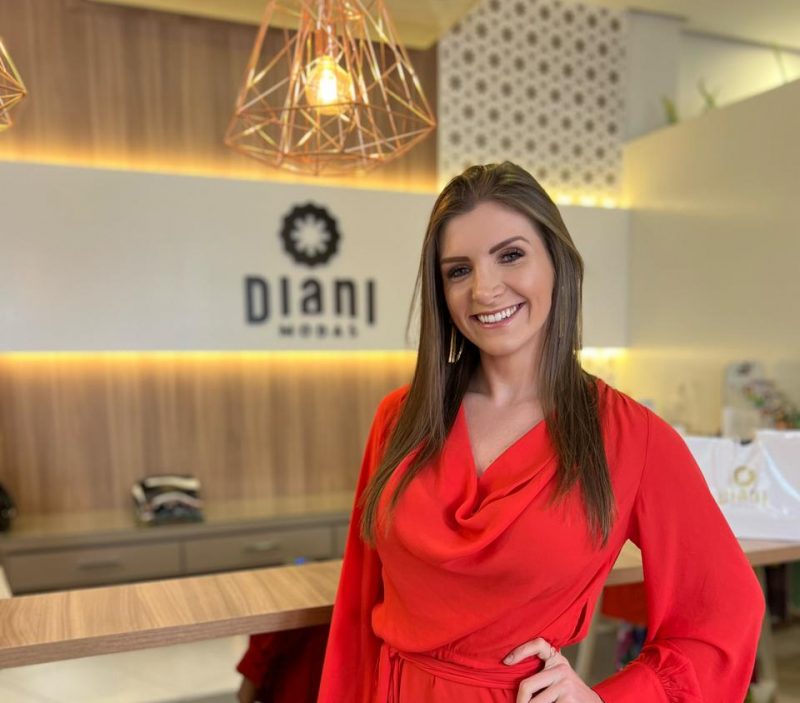 Al&eacute;m da Diani Modas, Dediany tamb&eacute;m tem a Diani Outlet, com marcas de renome nacional &agrave; disposi&ccedil;&atilde;o dos clientes – Foto: Arquivo pessoal