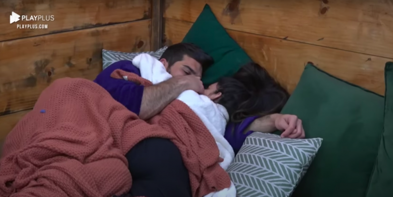 Casal decidiu conversar sobre a rela&ccedil;&atilde;o na &uacute;ltima madrugada – Foto: Record TV/Reprodu&ccedil;&atilde;o