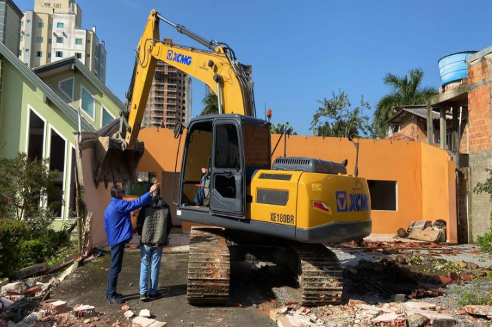 Munic&iacute;pio de Itaja&iacute; inicia demoli&ccedil;&atilde;o de im&oacute;veis para obra do Bin&aacute;rio da Osvaldo Reis – Foto: Prefeitura de Itaja&iacute;/Divulga&ccedil;&atilde;o/ND
