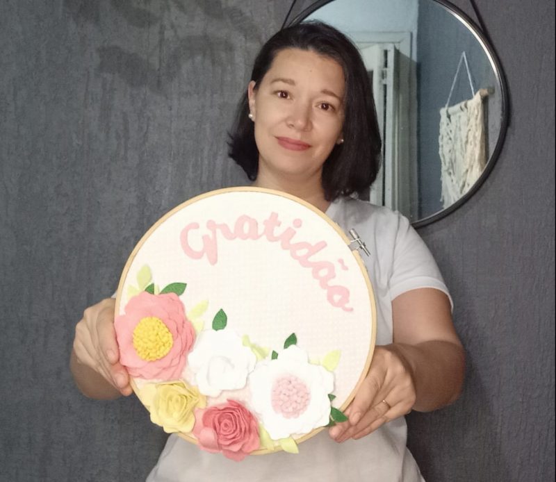 Cibele entrou no artesanato quando enfrentava um quadro de depress&atilde;o – Foto: Rede Asta/Divulga&ccedil;&atilde;o/ND