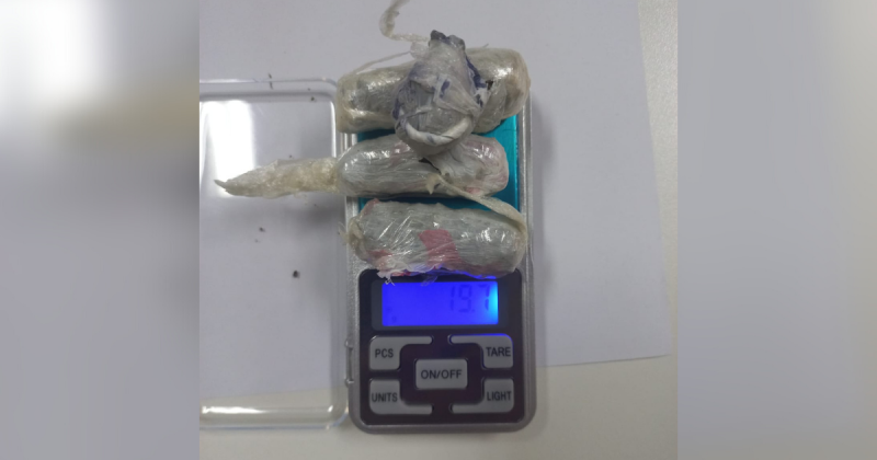 Mulher esconde droga em beb&ecirc;, tenta entrar em pres&iacute;dio de Crici&uacute;ma e acaba presa – Foto: DPP/Divulga&ccedil;&atilde;o/ND