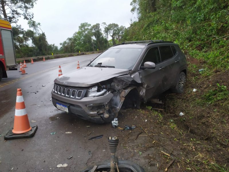 Homem morreu ap&oacute;s grave acidente de tr&acirc;nsito. – Foto: Corpo de Bombeiros/Divulga&ccedil;&atilde;o/ND