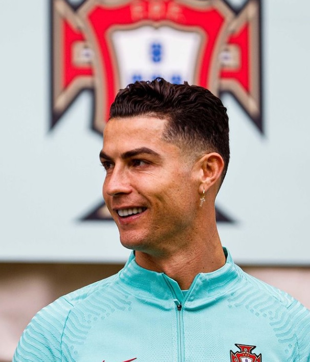 Cristiano Ronaldo recebe proposta de R$ 1,3 bilhão de clube árabe