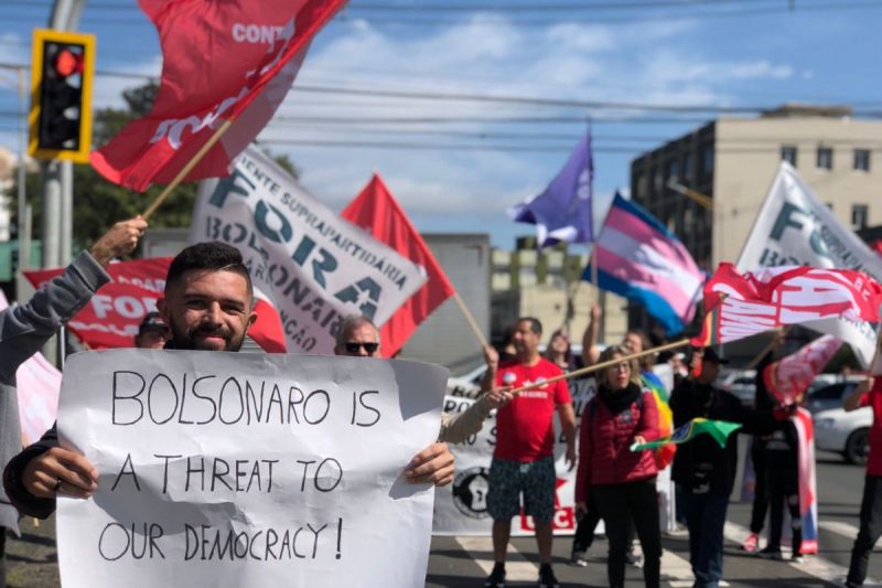 Manifestação Contra O Governo Bolsonaro é Realizada Em Criciúma