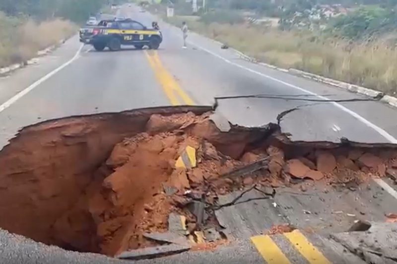 Cratera abre na BR-280 e bloqueia um dos acessos alternativos para Santa  Catarina – CBN Curitiba – A Rádio Que Toca Notícia