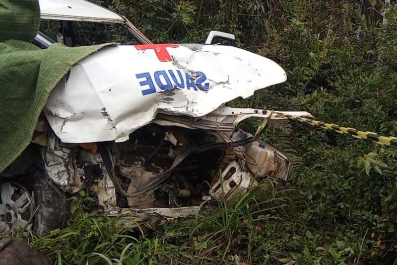 Acidente aconteceu na manh&atilde; desta segunda-feira (26) e m&eacute;dico morreu ainda no local – Foto: Bombeiros Volunt&aacute;rios/Divulga&ccedil;&atilde;o/ND