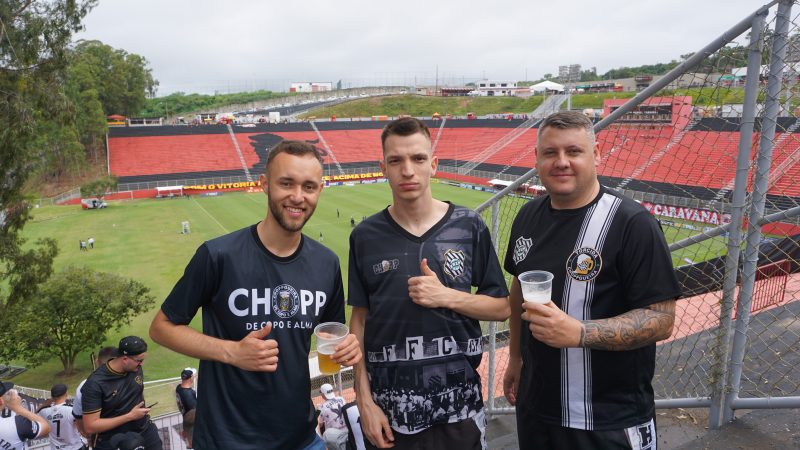 Luan, Tiago e Rodrigo no est&aacute;dio Barrad&atilde;o – Foto: Ian Sell/ND