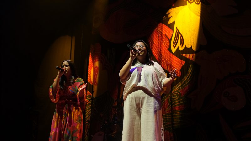 “&Eacute; um privil&eacute;gio”, dizem as irm&atilde;s sobre a abertura do show – Foto: Ada Bahl/ND
