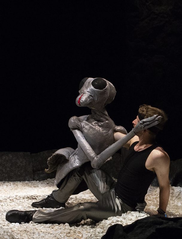 Pe&ccedil;a JOE5 conta hist&oacute;ria em mundo p&oacute;s-apocal&iacute;tico – Foto: Kim Kooiman/Divulga&ccedil;&atilde;o/ND