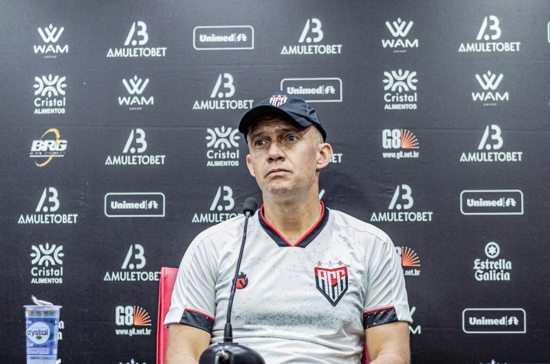 Eduardo Baptista não é mais o técnico do Atlético-GO