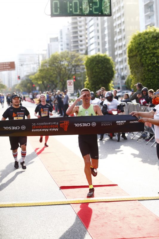 Maratona acontece neste domingo em Florianópolis