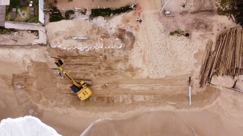 Os servi&ccedil;os iniciaram no dia 5 de setembro com a coloca&ccedil;&atilde;o das geobags na &aacute;rea – Foto: Divulga&ccedil;&atilde;o