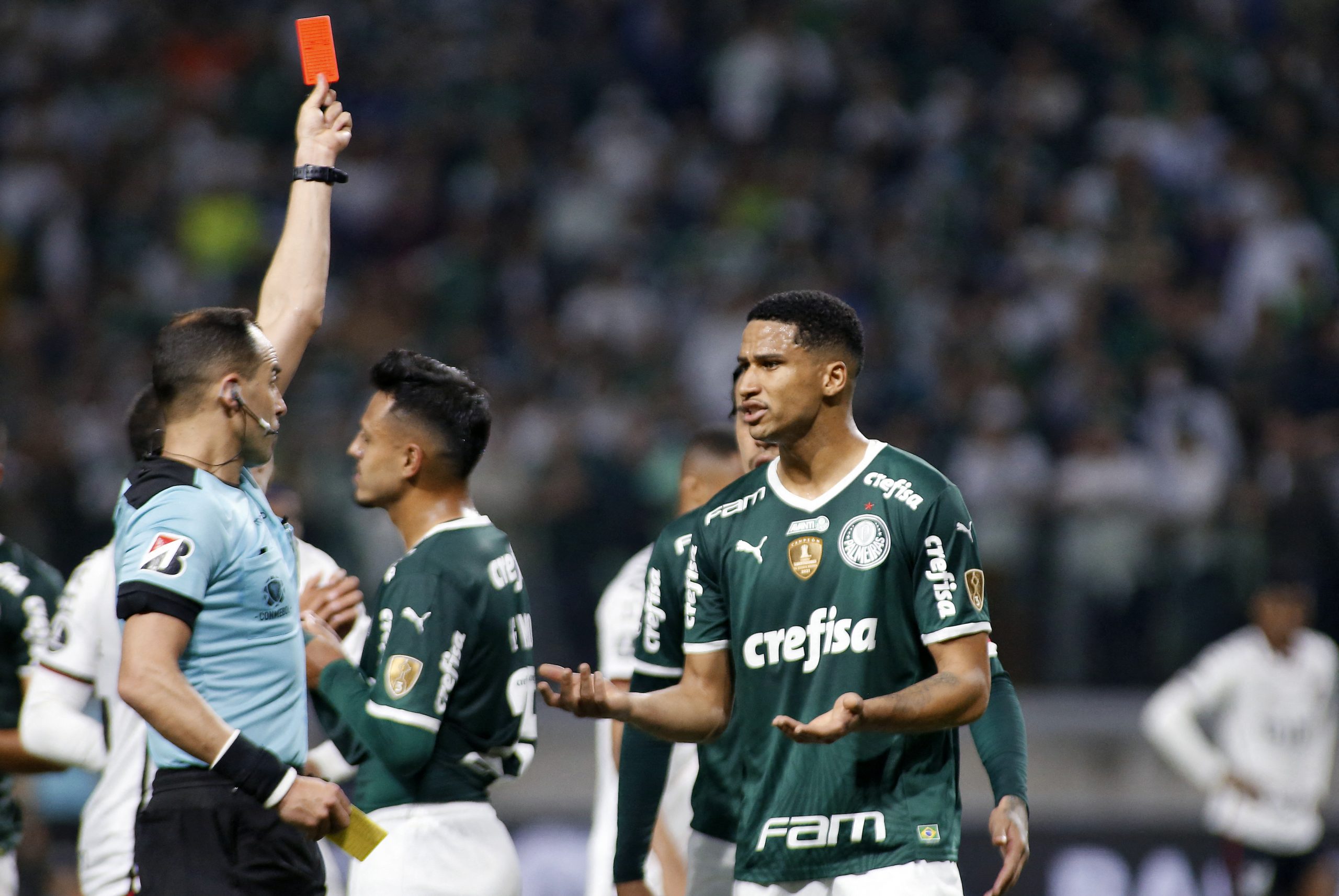 Conmebol divulga áudio do VAR sobre o polêmico lance de gol do