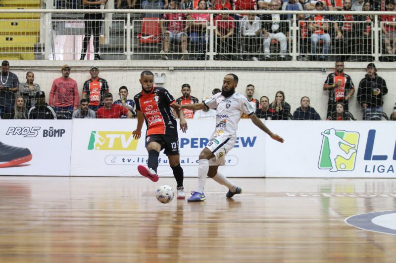 Com muita emo&ccedil;&atilde;o e virada no segundo tempo, o JEC Futsal conseguiu a classifica&ccedil;&atilde;o para as quartas da Liga Nacional – Foto: Juliano Schmidt/JEC Futsal/Divulga&ccedil;&atilde;o/ND
