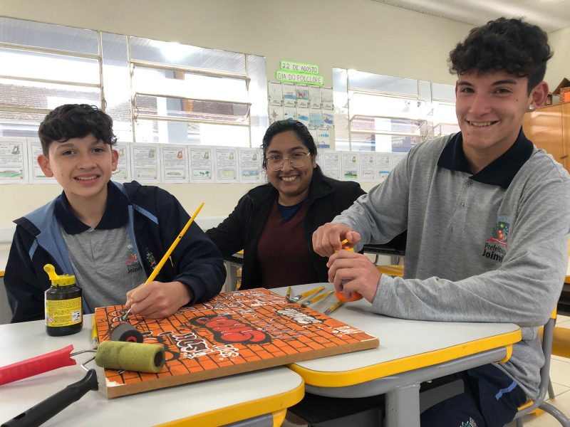 Alunos aprendem sobre grafite e picha&ccedil;&atilde;o em projeto escolar – Foto: Renata Bomfim