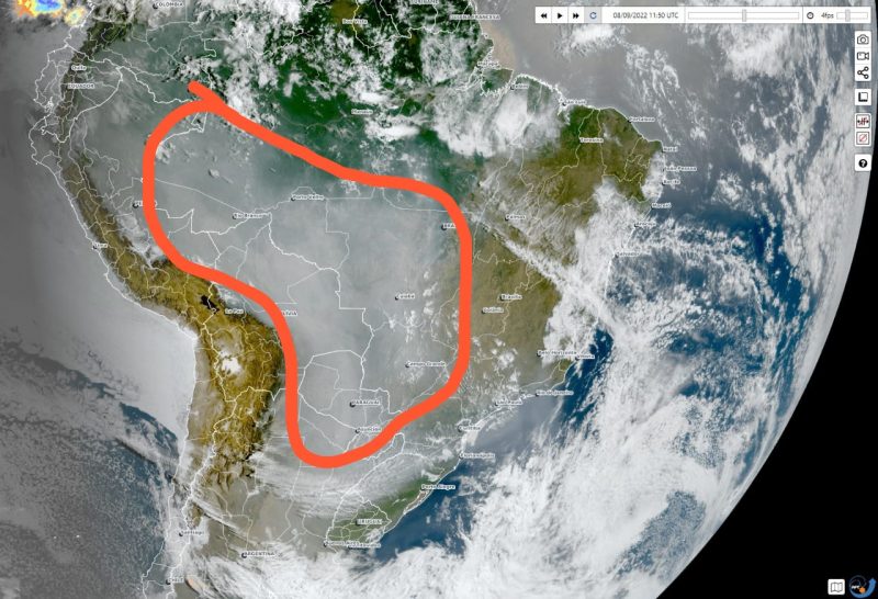 Imagens de sat&eacute;lite divulgadas pelo Coes 15 mostram “corredor” de fuma&ccedil;a em deslocamento – Foto: COES 15/Divulga&ccedil;&atilde;o/ND