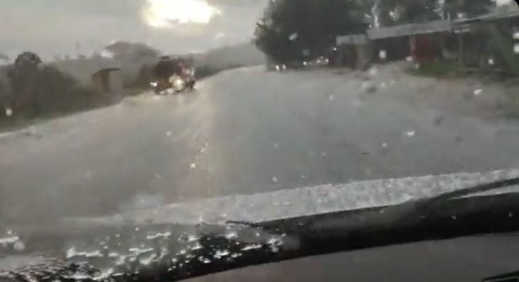 Chuva de granizo &eacute; registrada na tarde desta quinta-feira em Santa Catarina – Foto: @Climaterra/Reprodu&ccedil;&atilde;o/ND