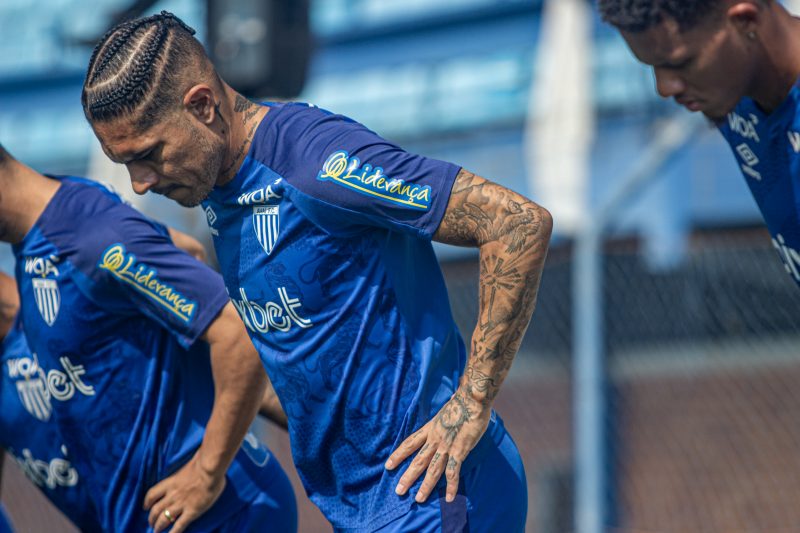 Paolo Guerrero chegou com muita badalação ao Avaí, mas não conseguiu corresponder dentro de campo