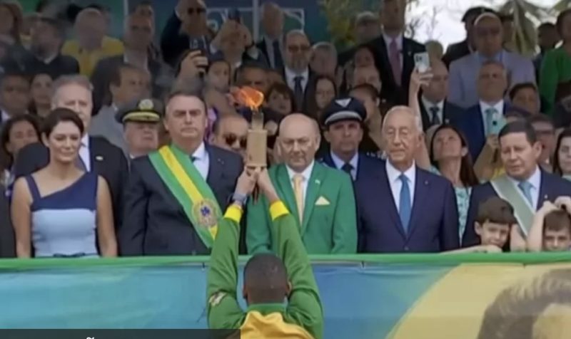 Luciano Hang ao lado do Presidente Jair Bolsonaro na comemora&ccedil;&atilde;o de 7 de setembro – Foto: Divulga&ccedil;&atilde;o