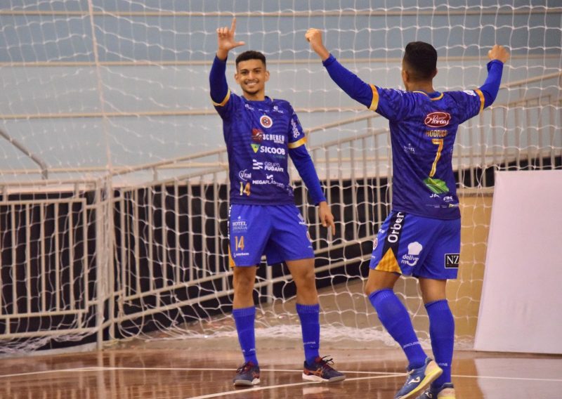 O time da Casa se deu bem e venceu de virada os visitantes por 2 a 1 e subiu na tabela. – Foto: Divulga&ccedil;&atilde;o/Federa&ccedil;&atilde;o Catarinense de Futsal