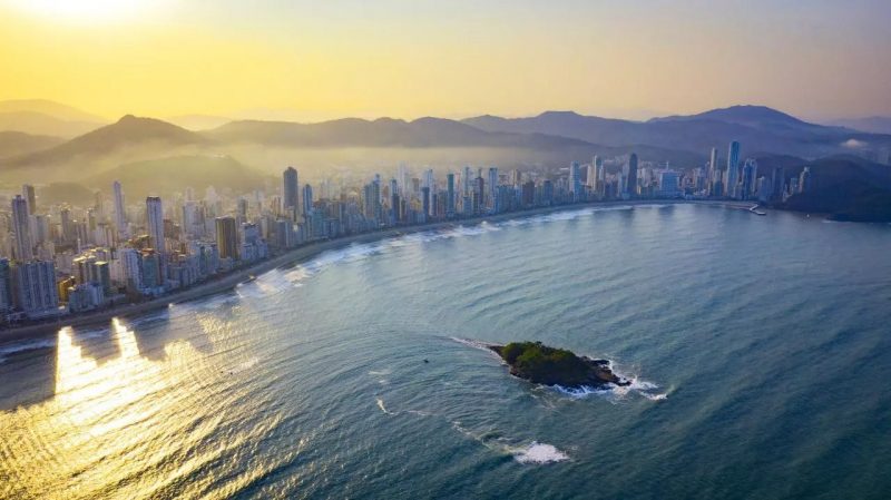 Balne&aacute;rio Cambori&uacute; tem hoje o metro quadrado mais caro do Brasil – Foto: Ivan Rupp/Divulga&ccedil;&atilde;o/ND