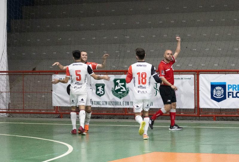 JEC Futsal goleia o Florian&oacute;polis no Estadual – Foto: Jefferson Sodr&eacute;/JEC Futsal/ND