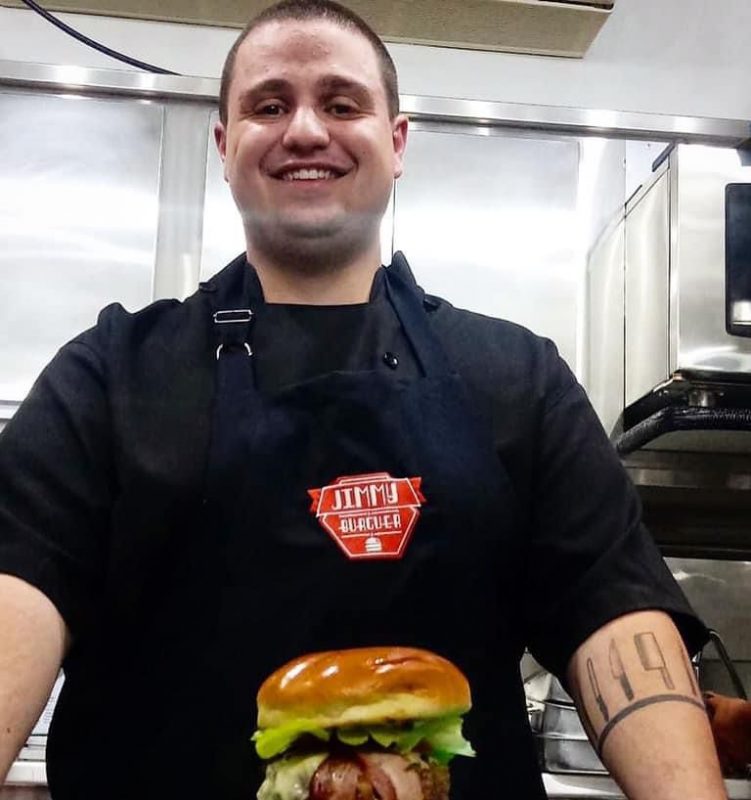 Dmitri Arruda &eacute; formado em gastronomia e a principal dificuldade foi a gest&atilde;o do neg&oacute;cio – Foto: Arquivo pessoal