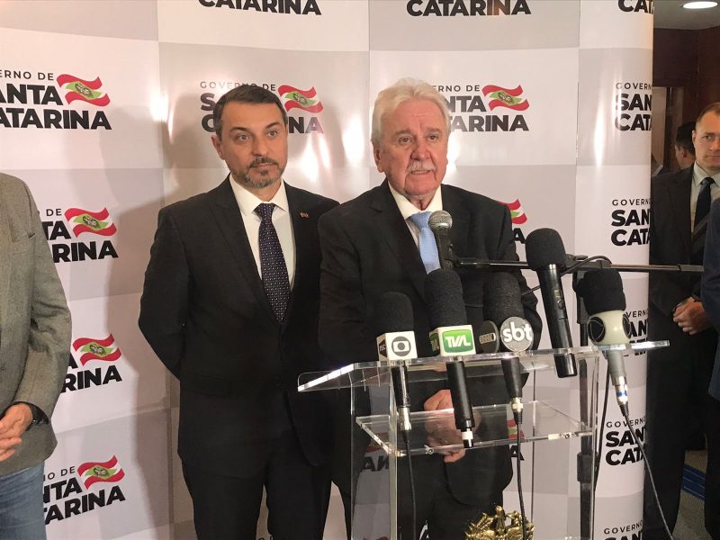 Mois&eacute;s transmitiu cargo de governador de Santa Catarina ao deputado estadual Moacir Sopelsa – Foto: Leo Munhoz/ND