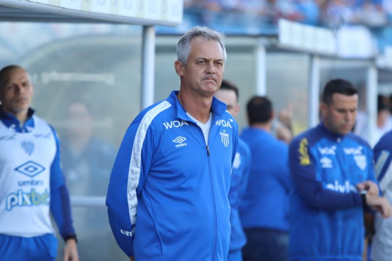 Depois de inventar o Muriqui como armador, qual vai ser a pr&oacute;xima inven&ccedil;&atilde;o do Lisca no Ava&iacute;?&nbsp; – Foto: Frederico Tadeu/Ava&iacute;/ND