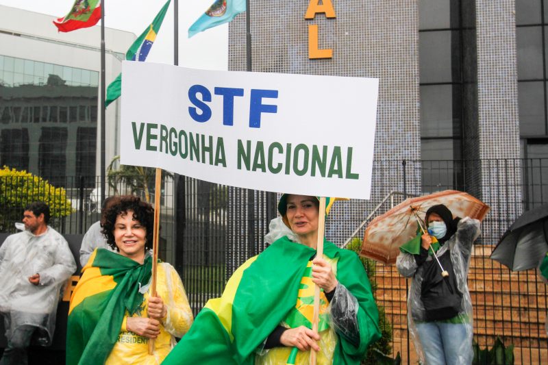 Manifestantes criticaram o PT, o ex-presidente Lula e o “comunismo” – Foto: Leo Munhoz/ND