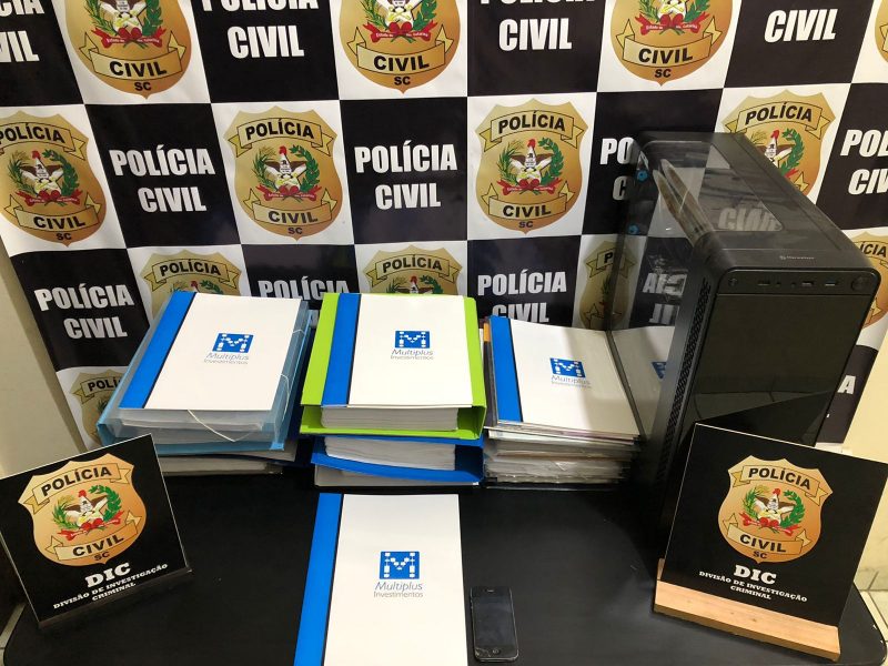 Pol&iacute;cia Civil cumpriu quatro mandados de busca e apreens&atilde;o contra a empresa Multiplus, de Blumenau – Foto: Divulga&ccedil;&atilde;o/Pol&iacute;cia Civil/ND
