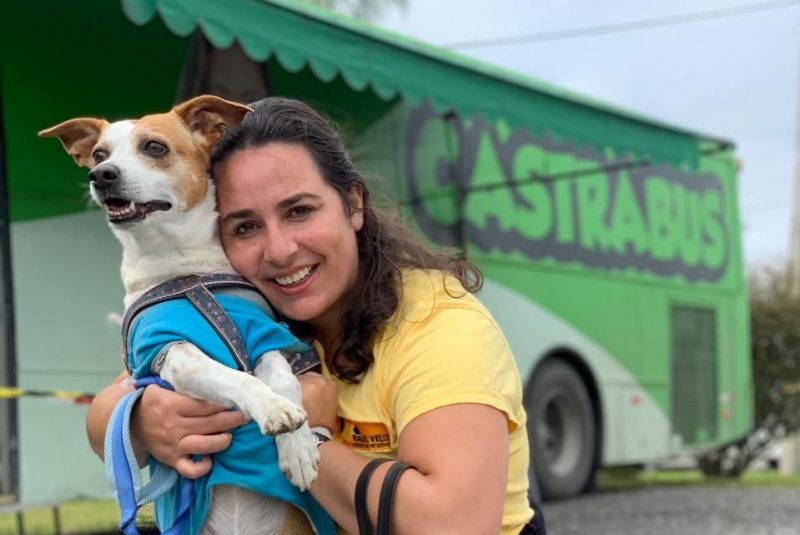 Tutores de pets que passam pela castra&ccedil;&atilde;o recebem kit com orienta&ccedil;&otilde;es p&oacute;s-operat&oacute;rias e medica&ccedil;&atilde;o – Foto: SECOM Itaja&iacute;/ND