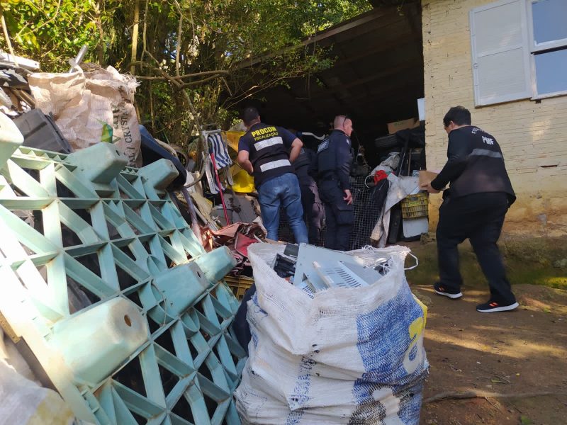 Estabelecimentos foram autuados por falta de alvar&aacute;s e crimes ambientais – Foto: Divulga&ccedil;&atilde;o/ND