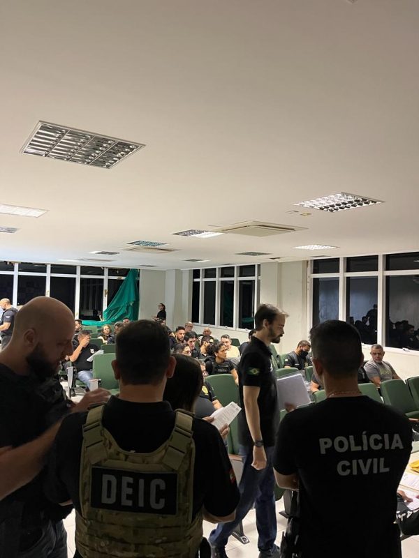 Mais de 70 policiais participaram da operação nesta manhã – Foto: Polícia Civil/Divulgação/ND