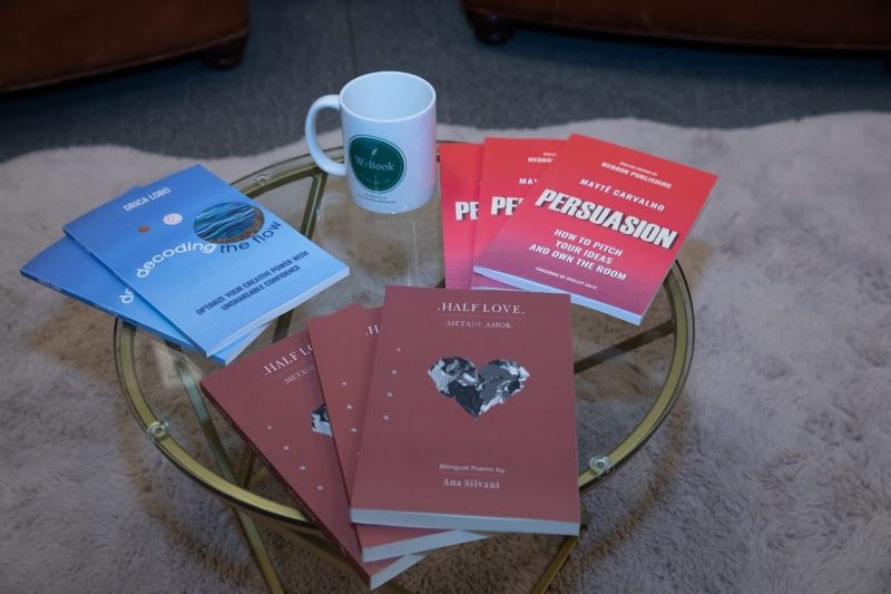 A fundadora e editora catarinense, Ana Silvani, faz sucesso em livraria renomada nos Estados Unidos