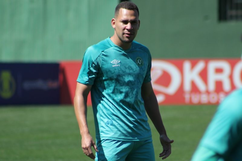 Pablo Oliveira foi expulso contra o Oper&aacute;rio-PR – Foto: Jo&atilde;o V&iacute;tor Heemann/ACF/ND