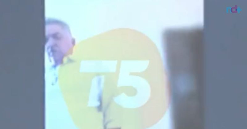 Deputado n&atilde;o percebe que esqueceu de desligar a c&acirc;mera do celular – Foto: Reprodu&ccedil;&atilde;o