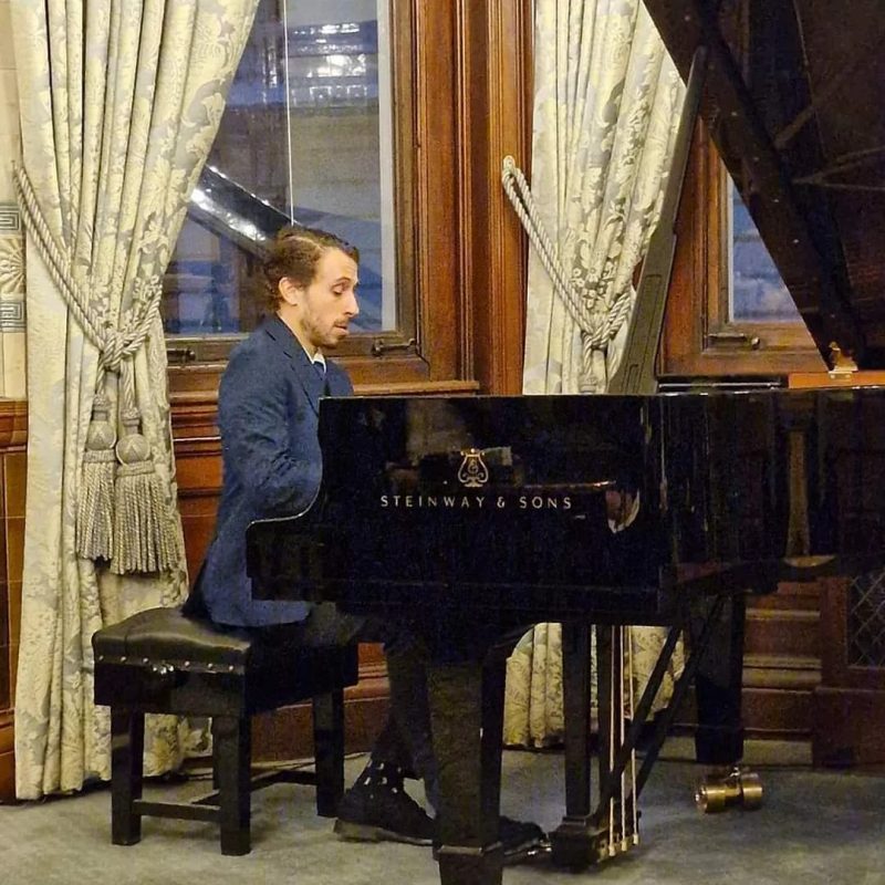 Pianista Pablo Rossi estar&aacute; no pr&oacute;ximo s&aacute;bado (24) no Festival &ldquo;Stars in the Rheim&rdquo;, na Basileia (Su&iacute;&ccedil;a) – Foto: Divulga&ccedil;&atilde;o/ND